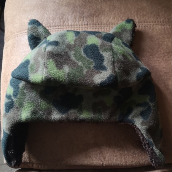 Hat - Picture 2 of 3